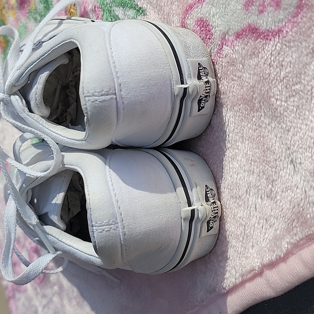 VANS - Picture 4 of 5